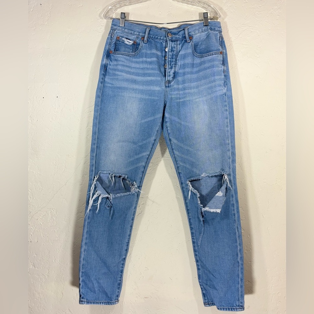 American Eagle Outfitters Light Blue Ripped Straight Jeans